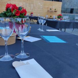 Grupo Norte Eventos mesa con copas